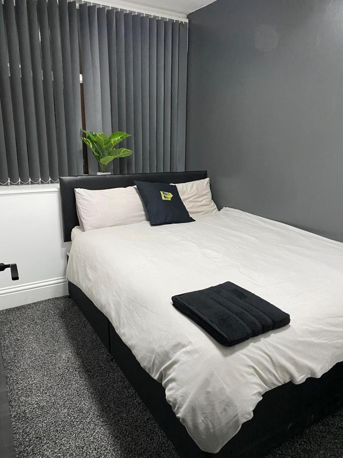 Black Ocean Holiday Apartments Blackpool Exteriör bild