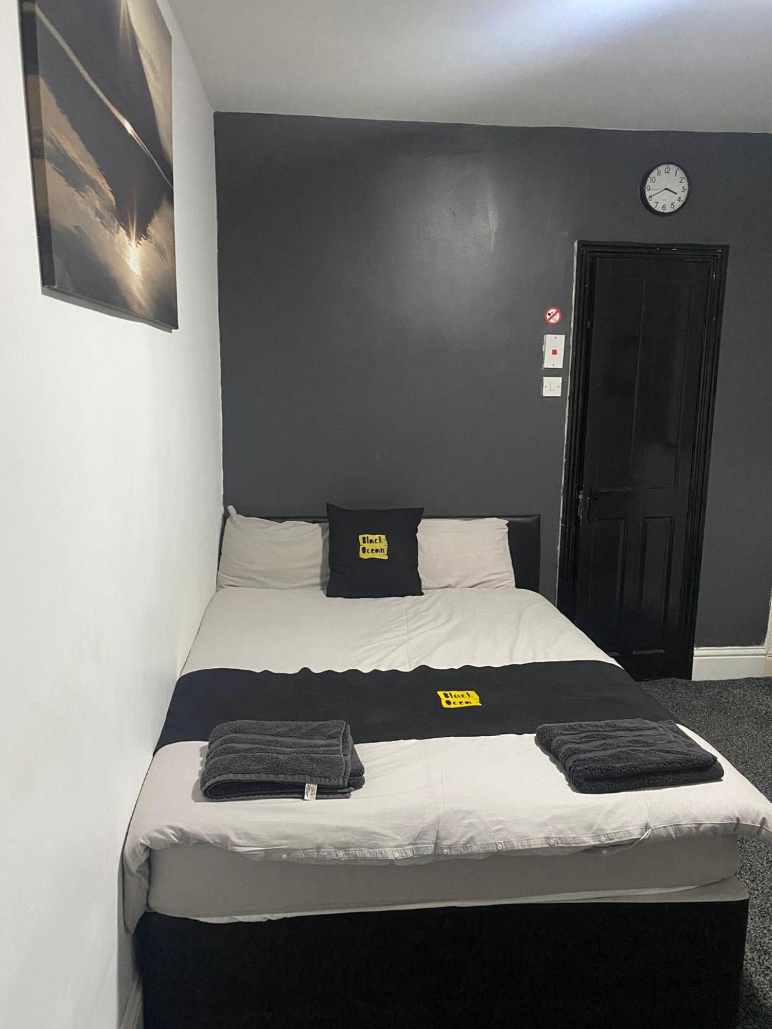 Black Ocean Holiday Apartments Blackpool Exteriör bild